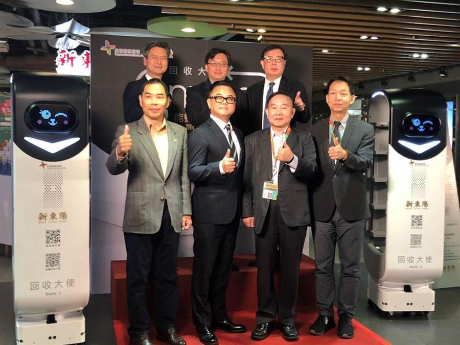東元、新東陽開發(fā)智能餐盤 回收機(jī)器人今上工